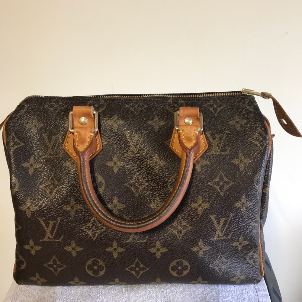 Authentic Louis Vuitton speedy 25